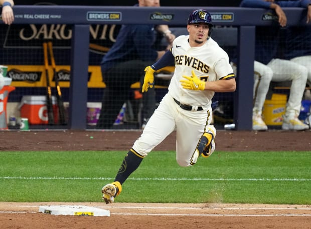 Photo of Brewers Give Optimistic Update on Willy Adames After Scary Hit to Head From Foul Ball