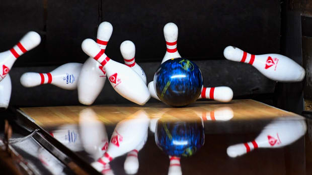 Love Triangle on College Bowling Team Leads to Coach’s Resignation
