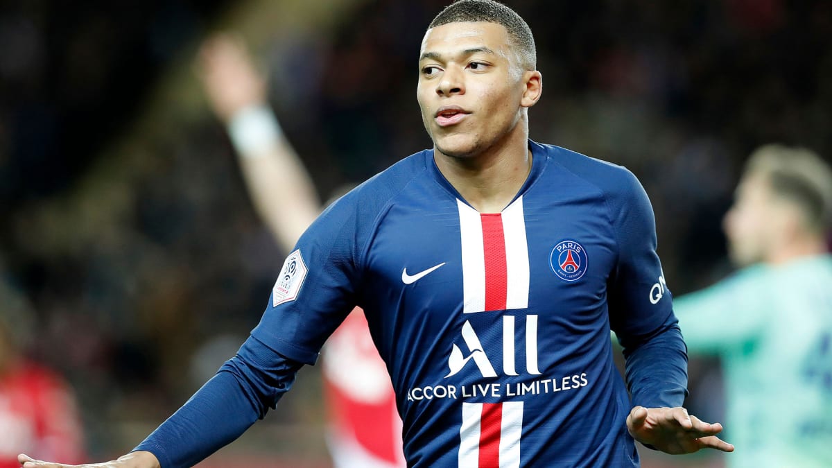Kylian Mbappe Shuts Down Summer Transfer Rumors, Says He's Staying at PSG