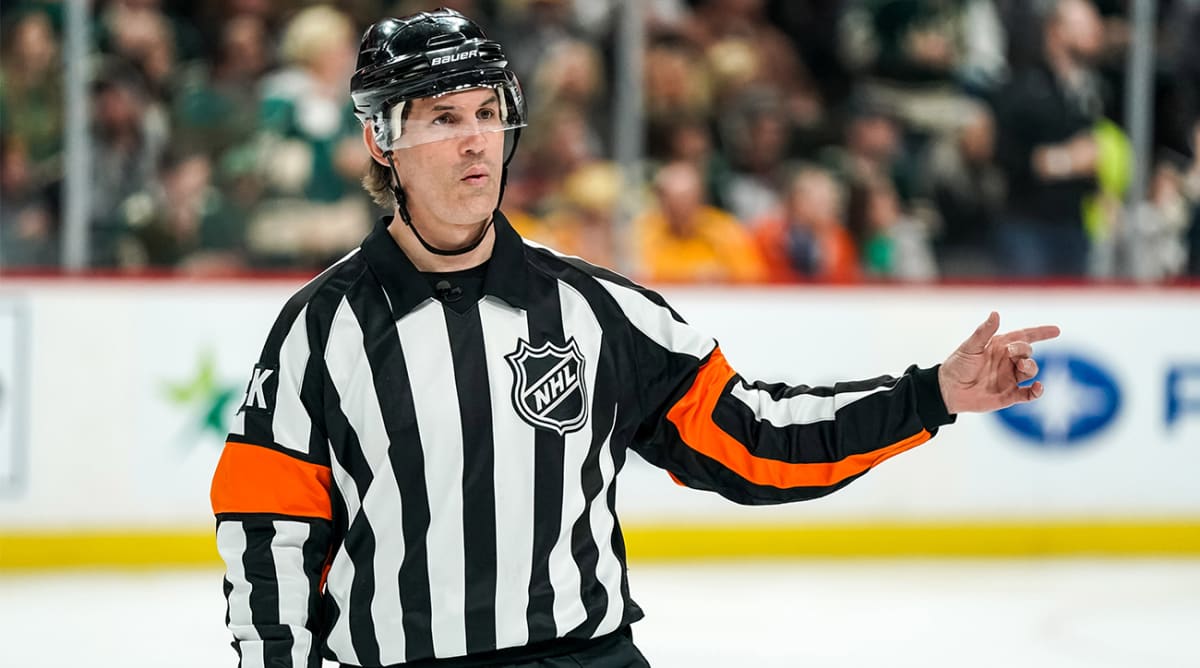 Zoom Workouts and On-Ice Drills: The Life of a Ref in the NHL Bubble
