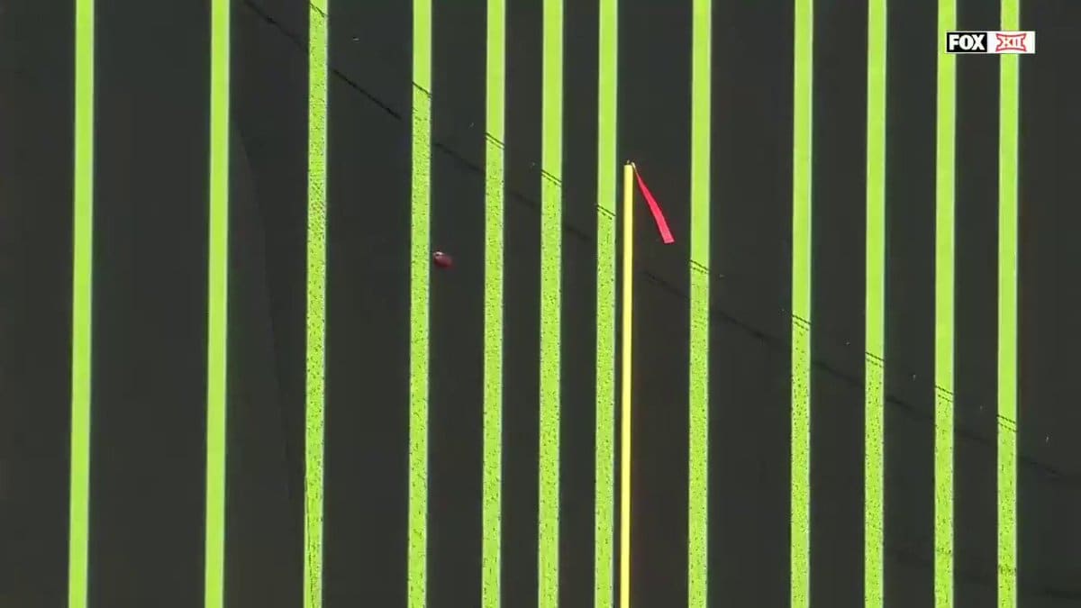 Oklahoma State Attempts to Distract Texas FG Attempt With Video Board