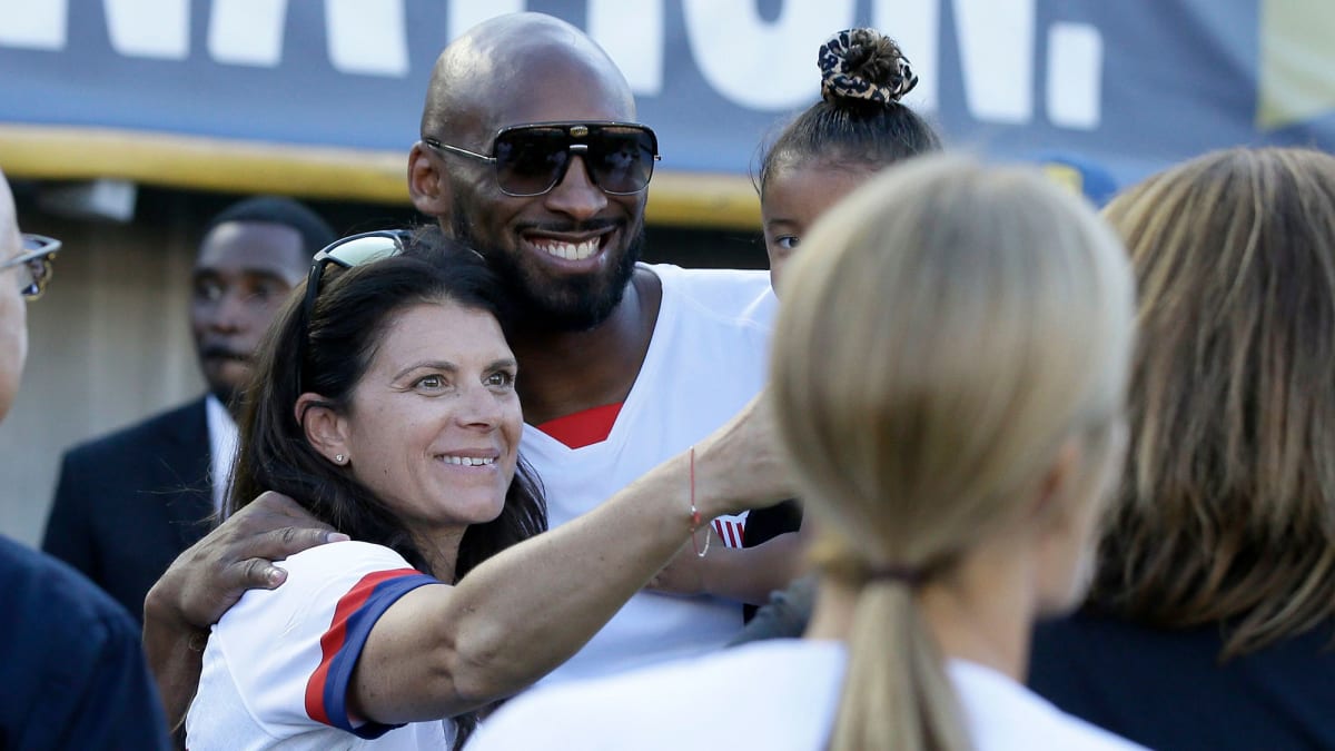 Kobe Bryant's Death Reverberates Around the Soccer World