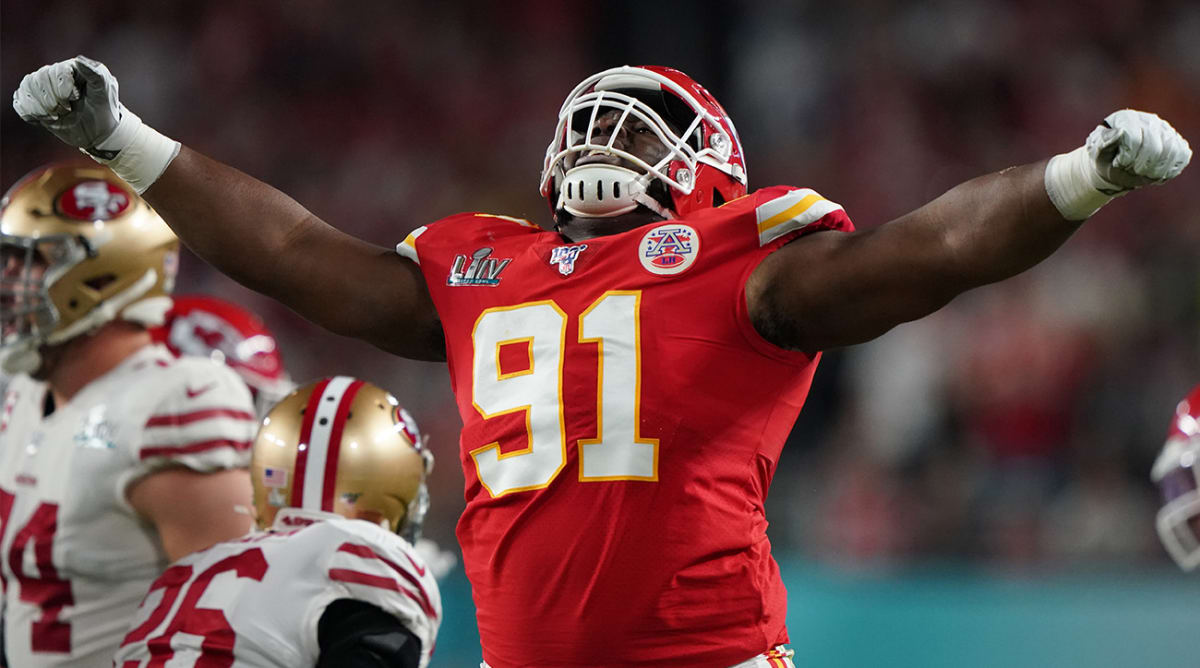 Chiefs DT Derrick Nnadi Sponsors Adoptions For Entire Local K.C. Dog Shelter