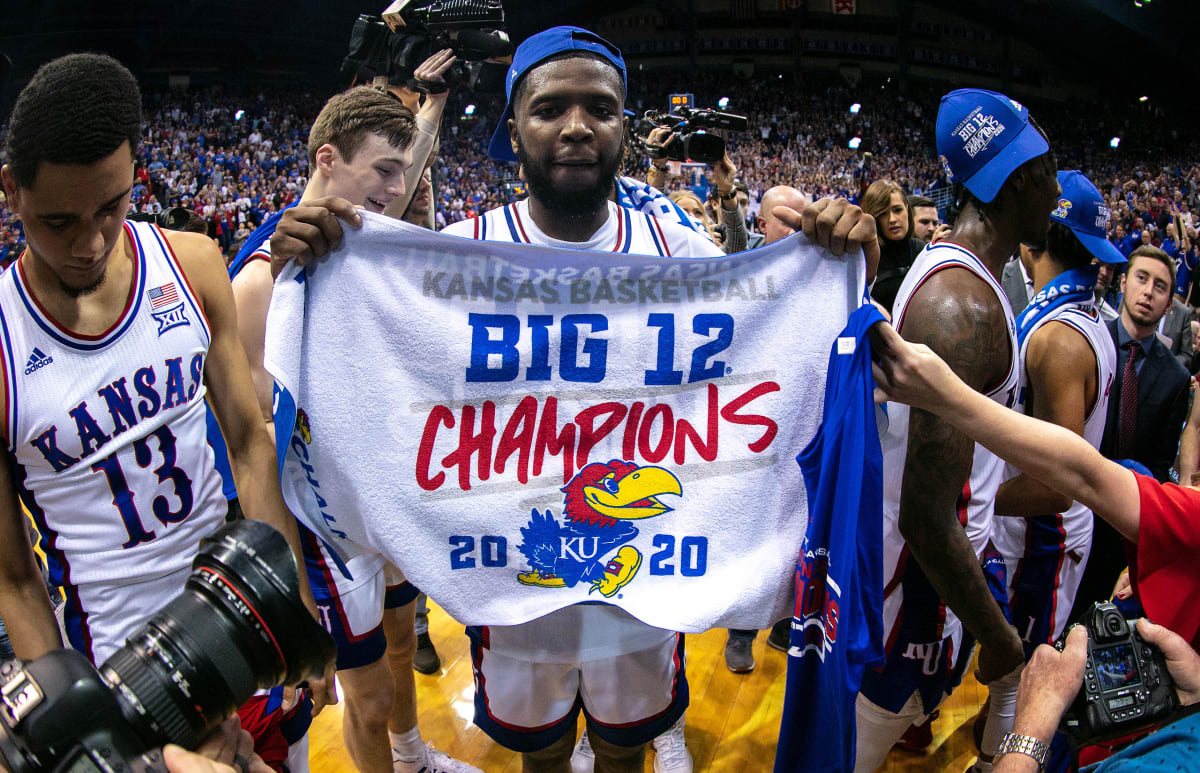 Kansas Finishes as Clear No. 1 in Final Men's AP Poll of Season