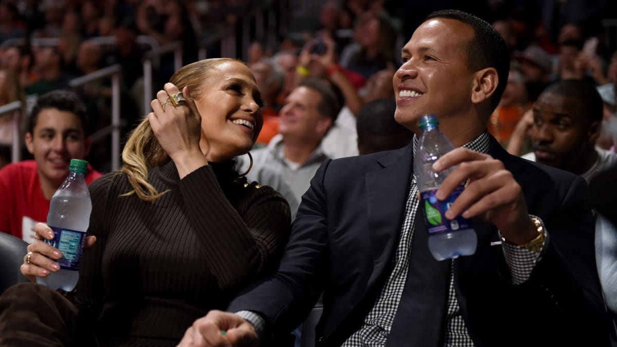 Brian Urlacher, Travis Kelce, DeMarco Murray Join Alex Rodriguez and Jennifer Lopez's Bid to Buy Mets