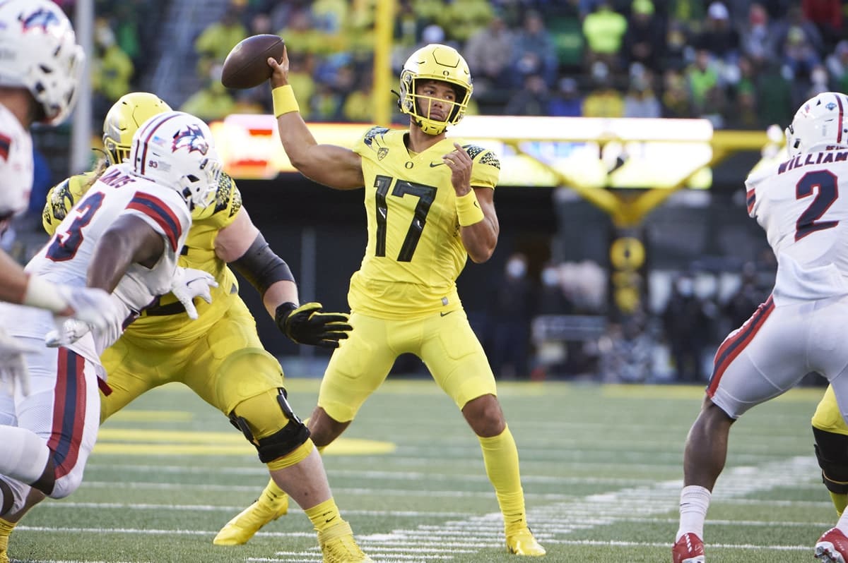 Oregon vs. Arizona College Football Odds, Plays and Insights