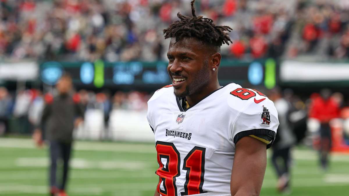 Antonio Brown Wants to Buy the Broncos Via Donda Sports
