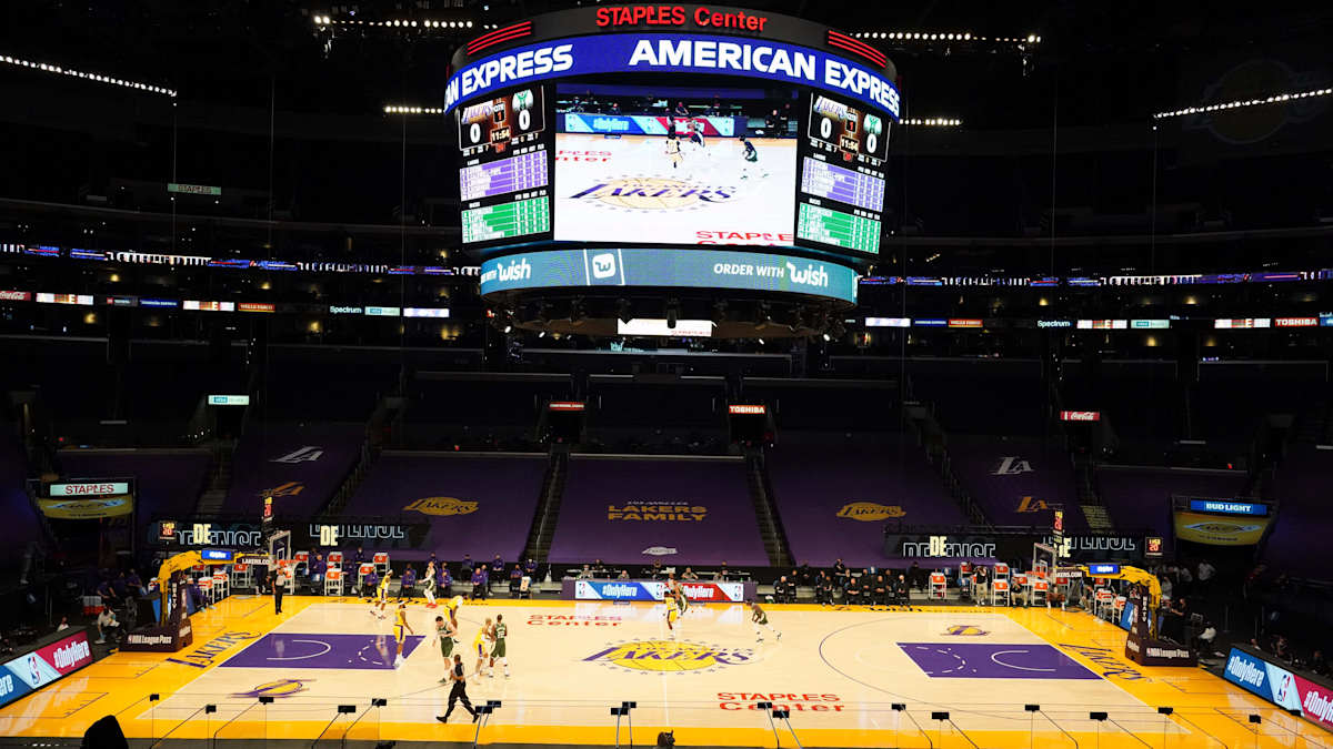 Lakers, Clippers to Allow Limited Fans at Staples Center Starting April 15