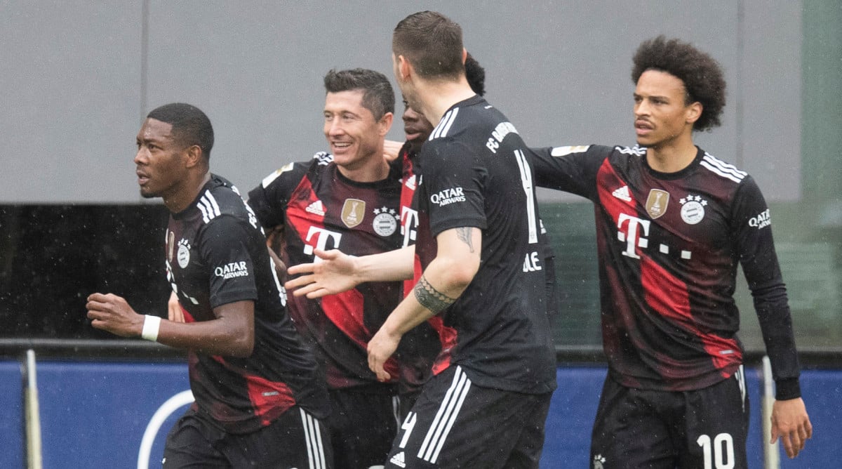 Bayern’s Lewandowski Ties Single-Season Bundesliga Scoring Record With 40th Goal