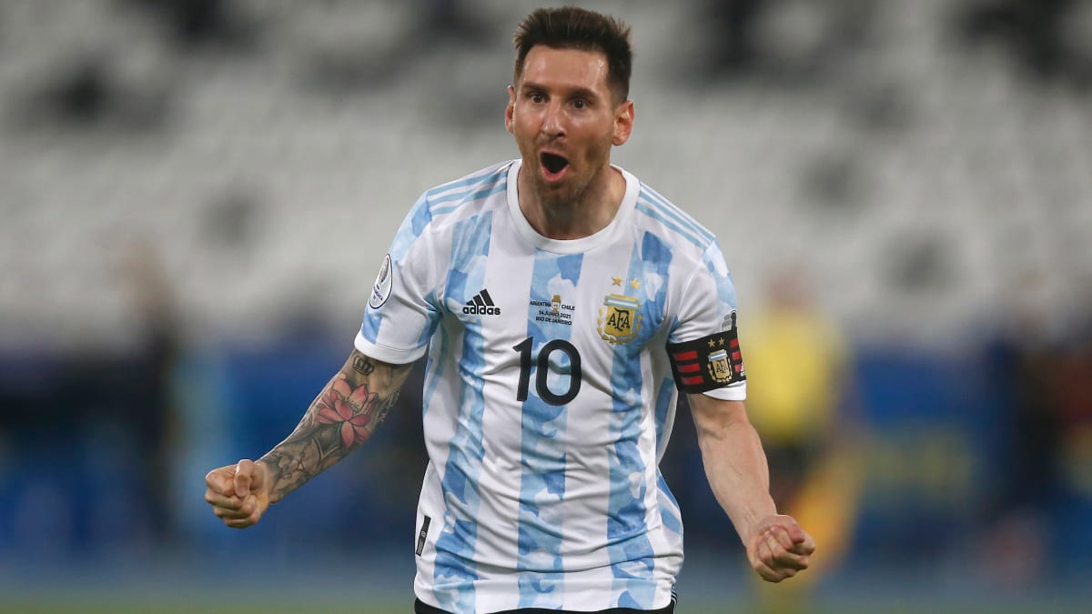 Lionel Messi Strikes First Against Chile With Electric Free Kick