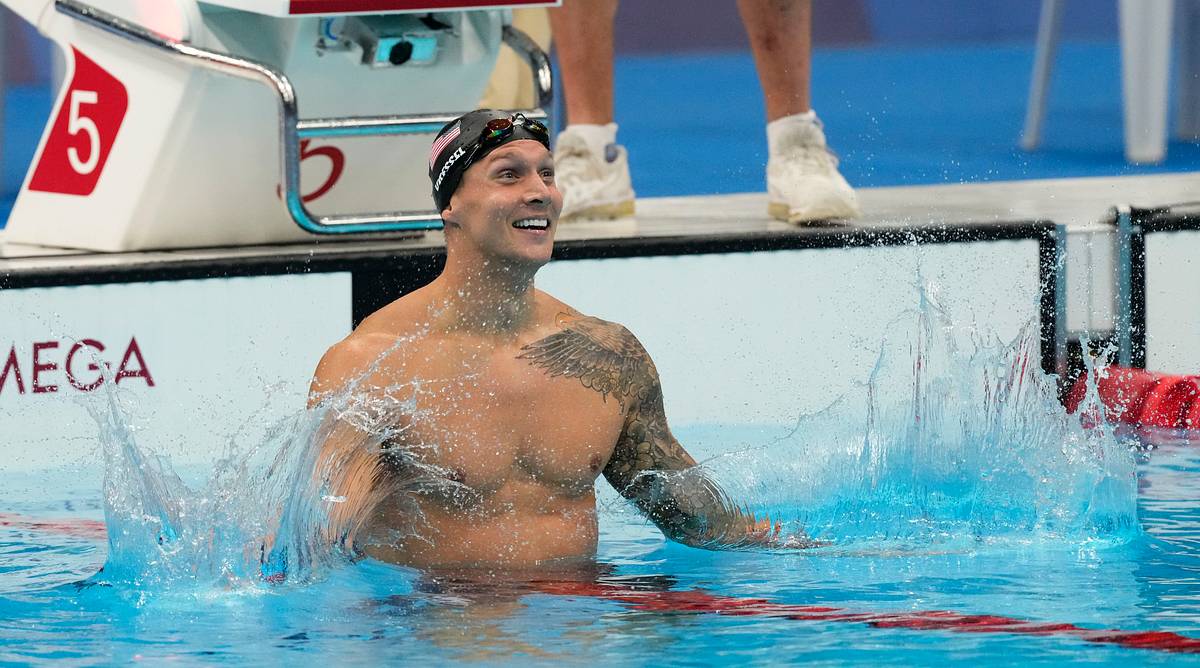 Caeleb Dressel Tears Up After First Individual Gold Medal Win, Family’s ...