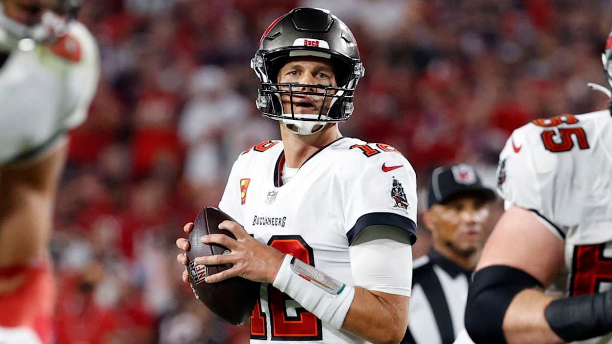 Brady Jokes About His Dad's Recent Patriots Comments, Saying He's Putting Him 'in a Home'