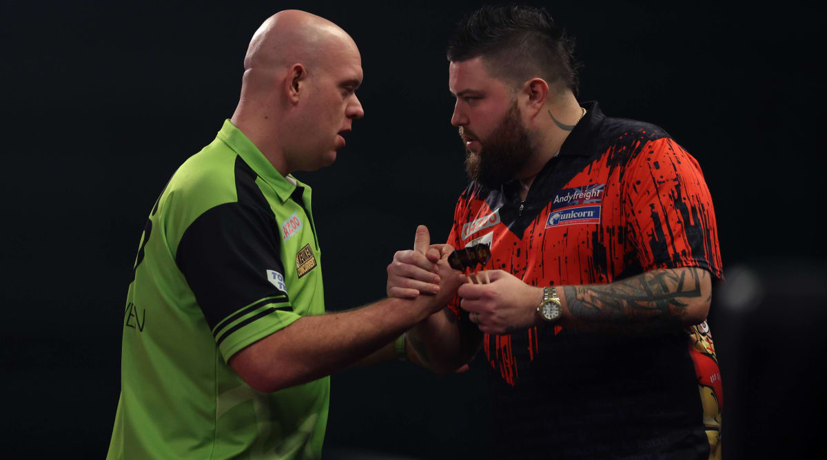 World Darts Championship Includes Viral BackAndForth Leg in Final WKKY Country 104.7