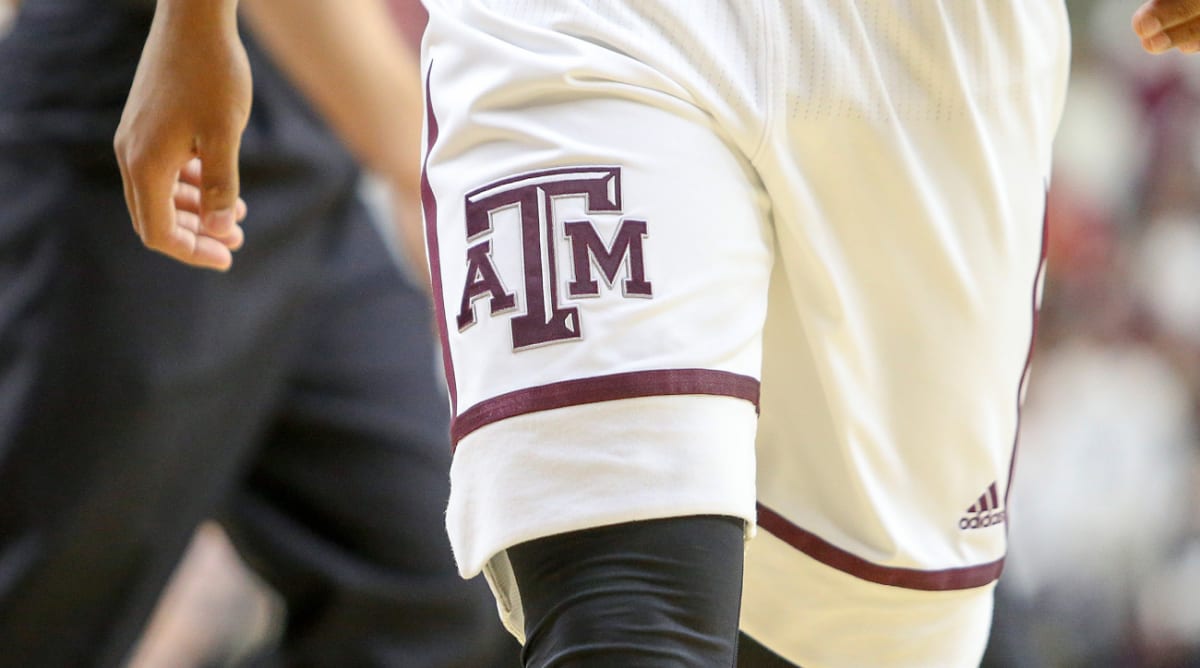 Uniforms Delay Texas A&MFlorida Basketball Game WKKY
