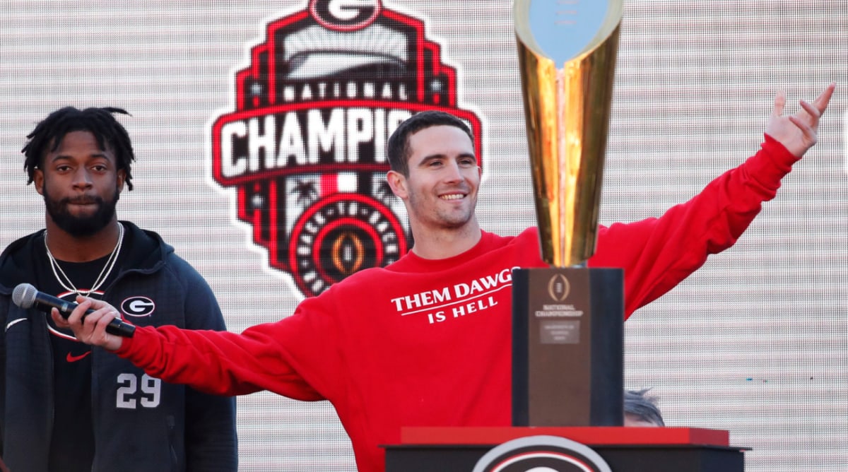 Stetson Bennett Claps Back at Critic After Georgia Parade | WKKY Country 104.7