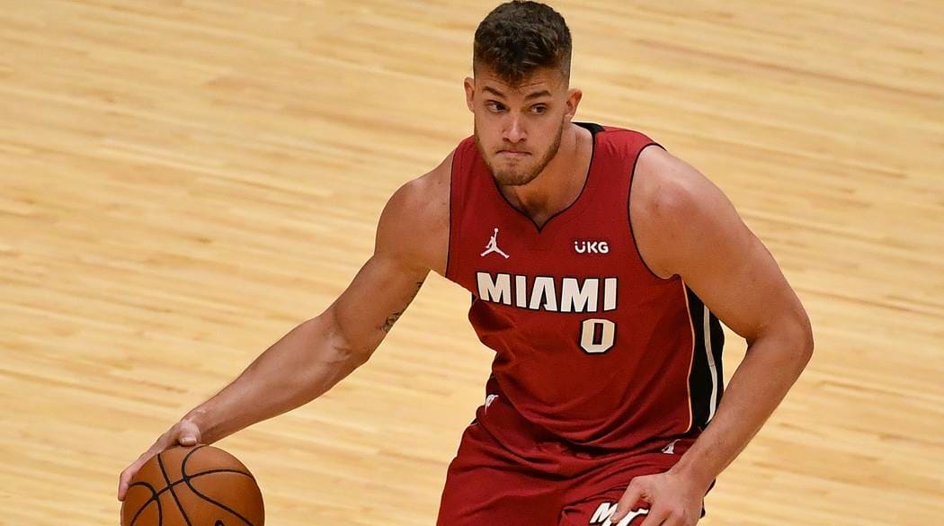 Report: Meyers Leonard Returning to NBA With Bucks