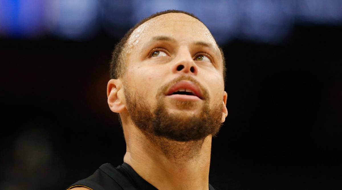 Stephen Curry Pays Homage to Mike Breen With Custom Sneakers