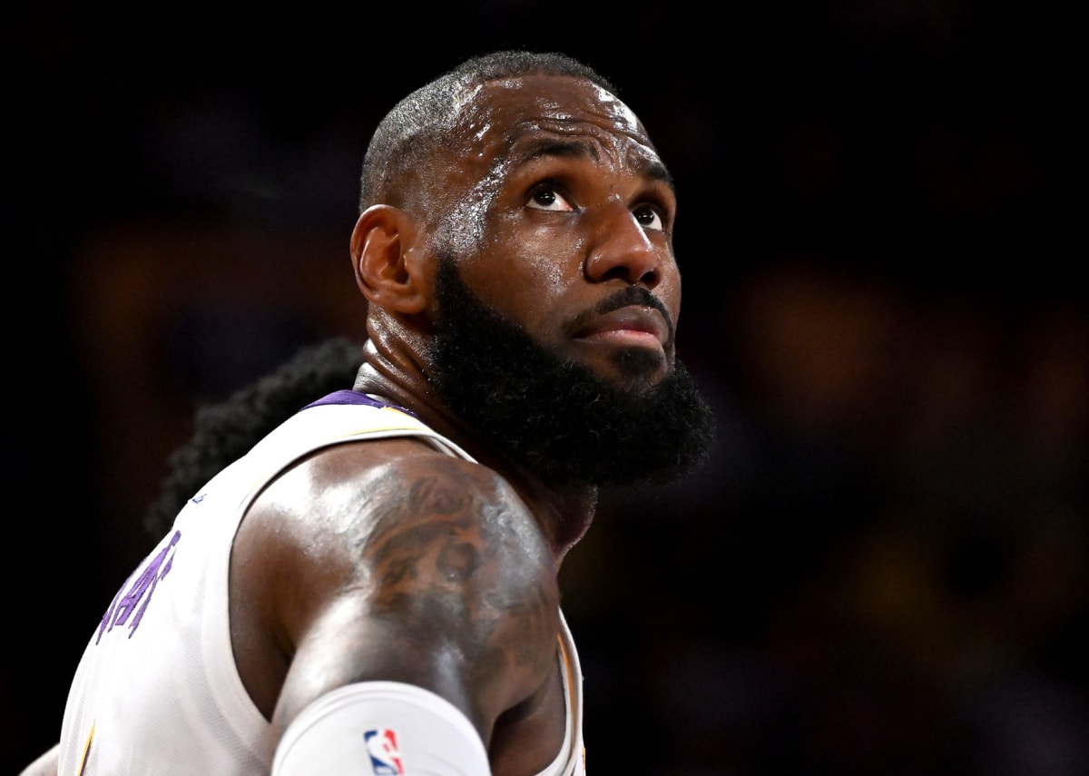 Massive LeBron James Injury Update Reported Before Tuesday’s Game