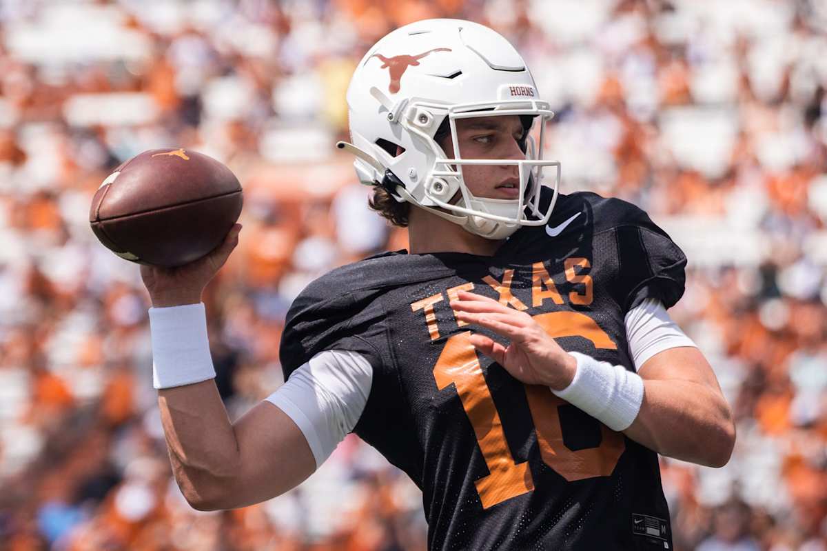 WATCH Arch Manning Completes His 1st Pass in Longhorns OrangeWhite