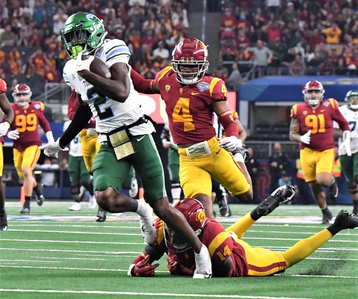 Linebackers the Titans Should Target After Day 1 of 2023 NFL Draft