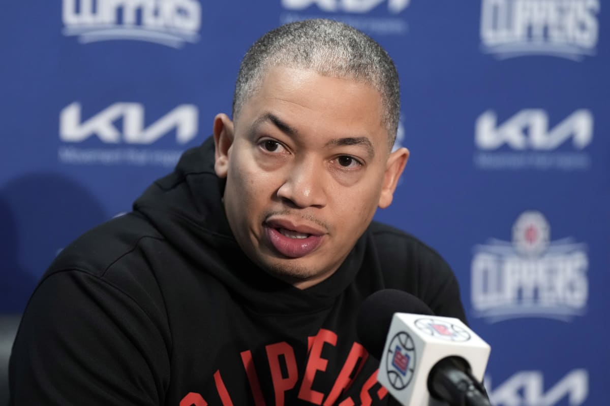Ty Lue Reveals Honest Conversation With Kawhi Leonard and Paul George