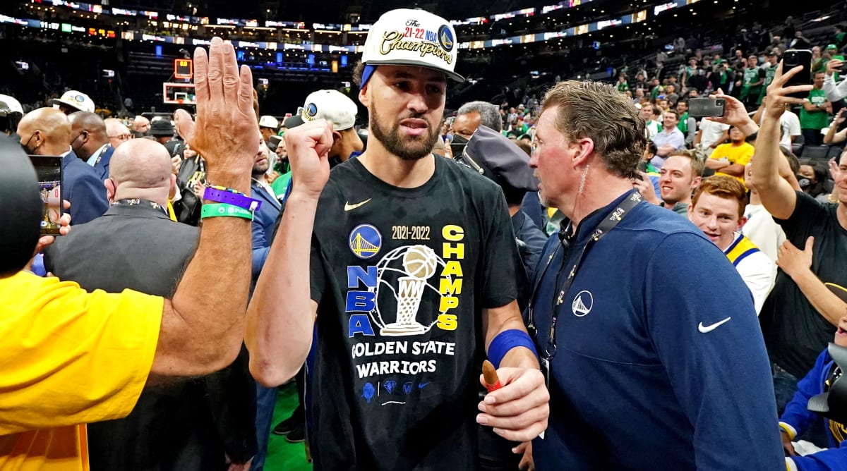 Klay Thompson Loses Championship Hat in Hilarious Video