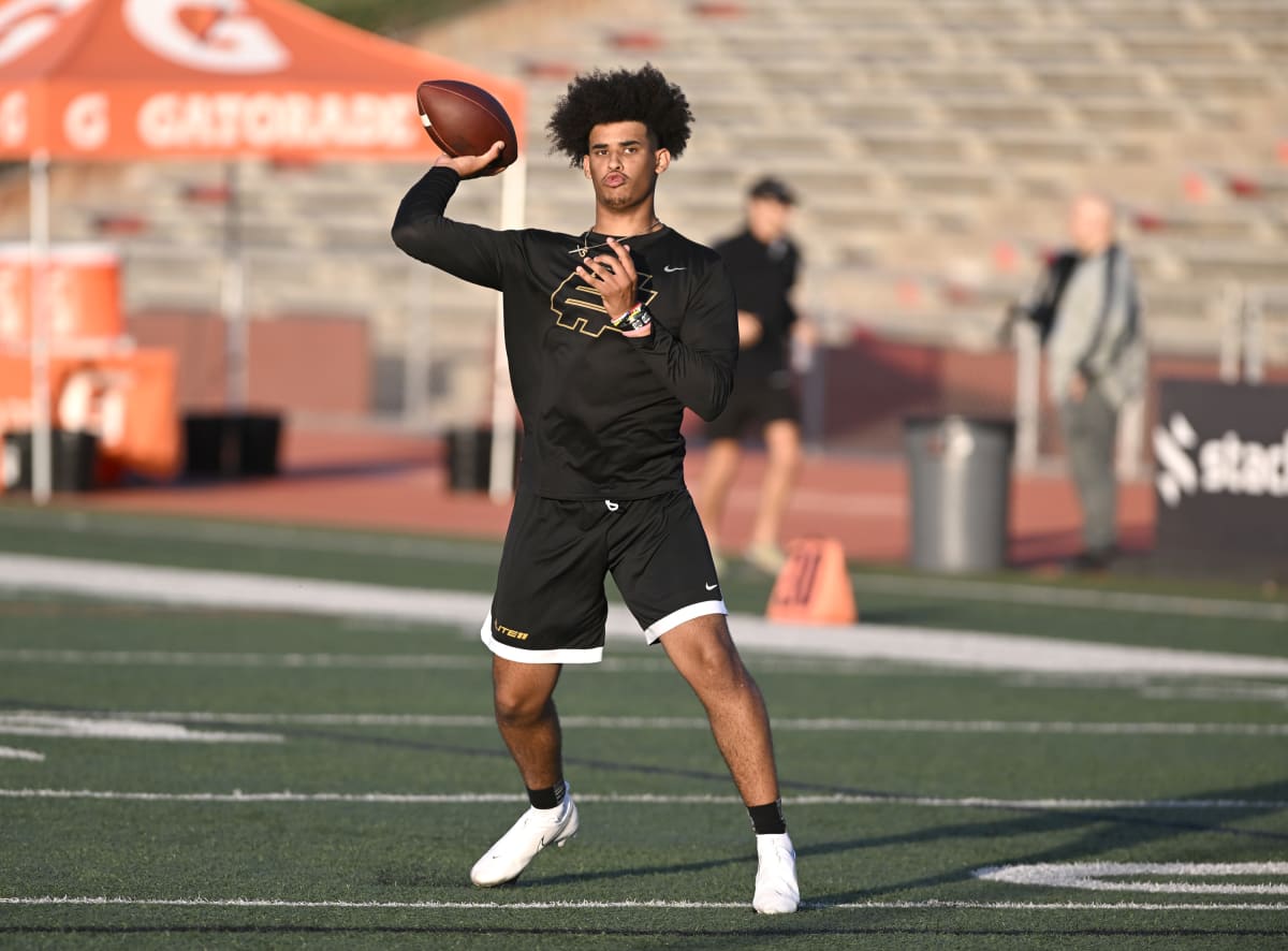Moore Named SI's 2022 Elite 11 Finals MVP