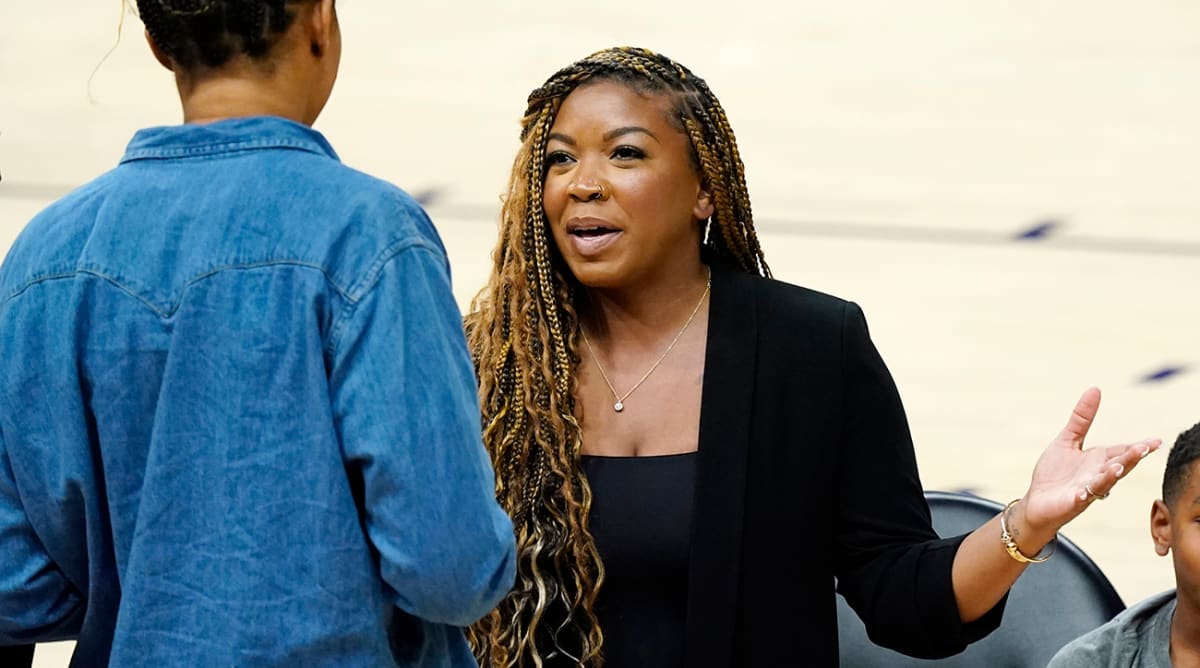 ‘We Are BG’: Family, Teammates Channel Griner’s Mindset in Efforts to Bring Her Home