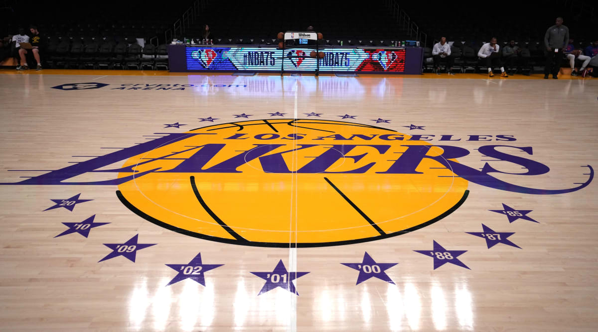 Lakers Unveil 1950s Throwback Jerseys to Commemorate 75th Season
