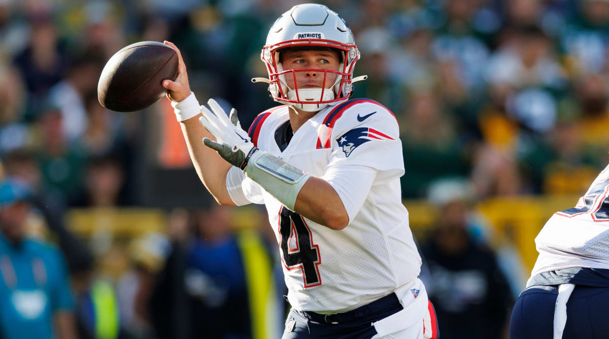 Bailey Zappe Shares What Aaron Rodgers Told Him After Game