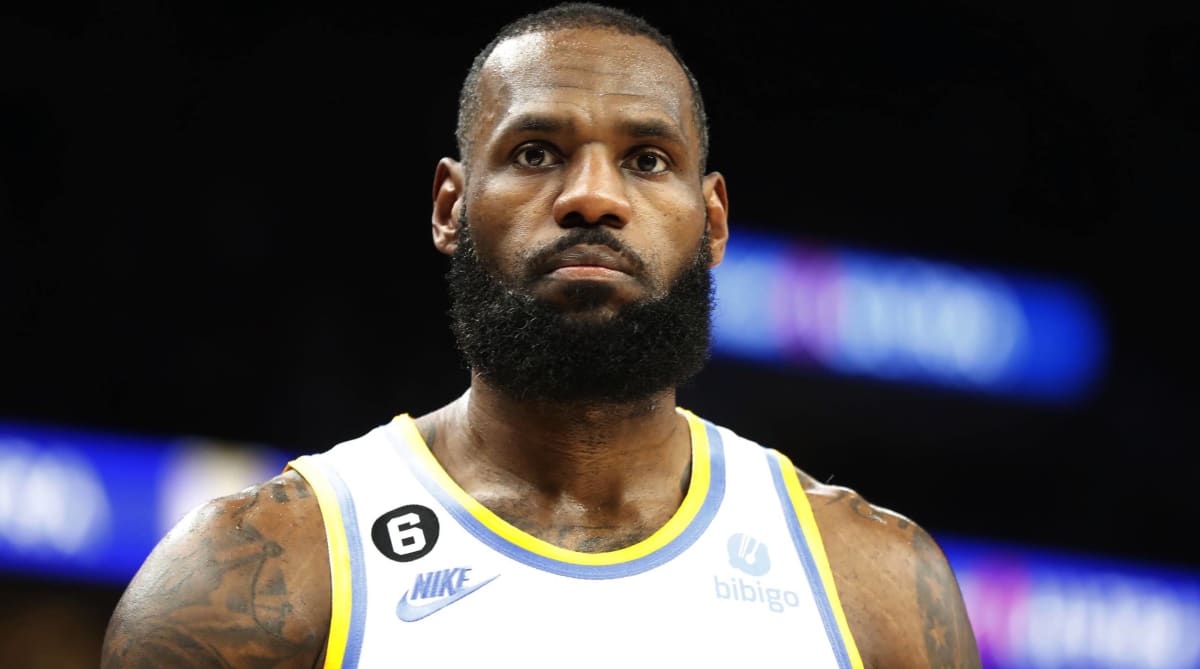 LeBron James Reacts to Kevin Durant’s Incredible Ankle Breaker