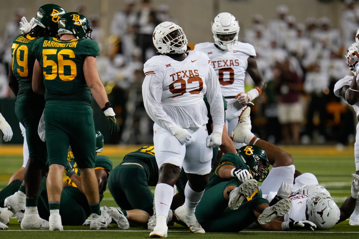 Texas Longhorns Dominate Baylor Bears, Solidifying their Status as Big 12 Contenders