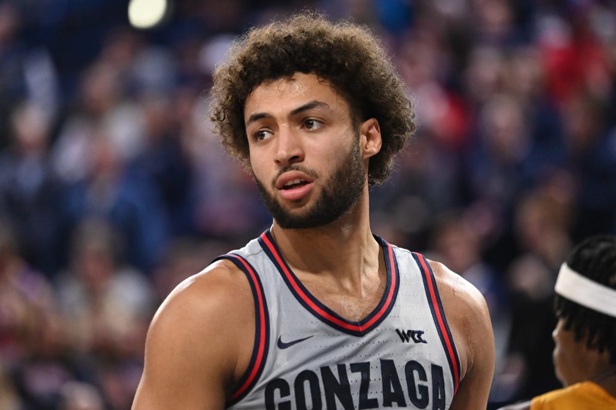 Anton Watson: Gonzaga Bulldogs’ All-Around Impact Player Shines with Scoring and Defensive Prowess