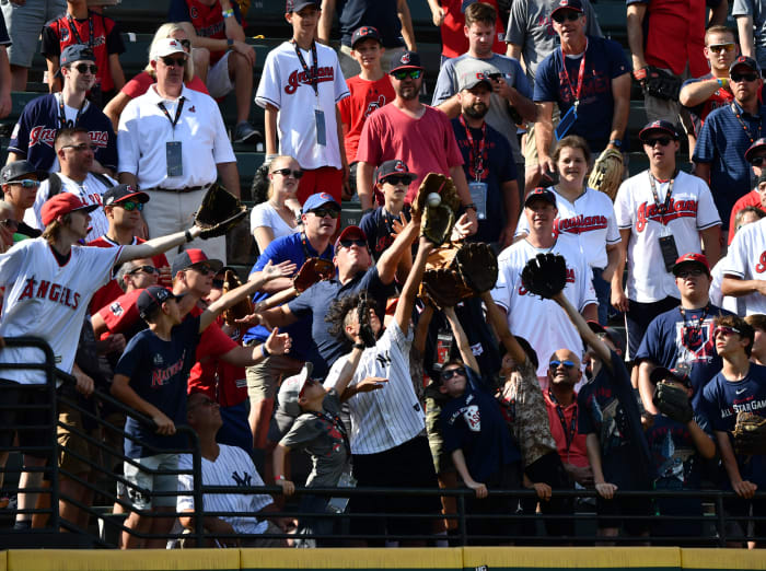 The 10 Worst Fans to Sit Next to at a Sports Game Sports Illustrated