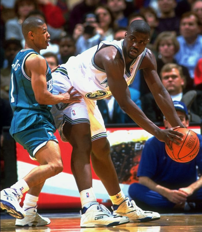 Muggsy Bogues' Best Photos Elle Johnson photos Hot Clicks Sports