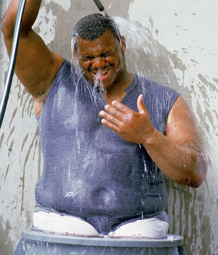 Classic Photos of William "The Refrigerator" Perry Sports Illustrated