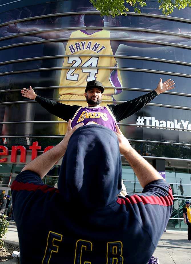 Kobe Bryant's Last Game photos Sports Illustrated