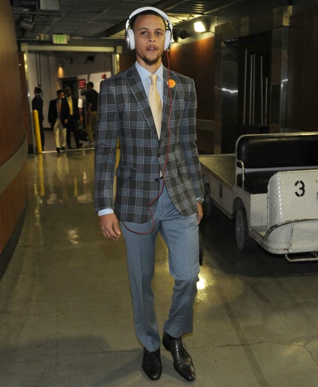 Stephen Curry, Derek Jeter show you how to wear a suit