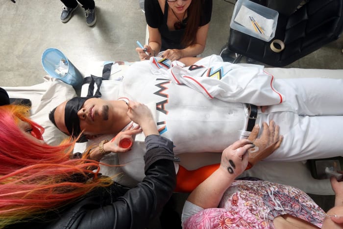 Behind the scenes of Giancarlo Stanton's bodypainting.