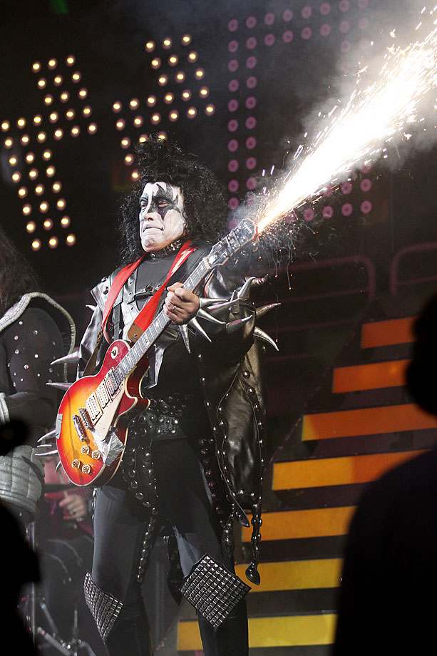Tom Izzo dressed up as a member of KISS for Michigan St. Midnight