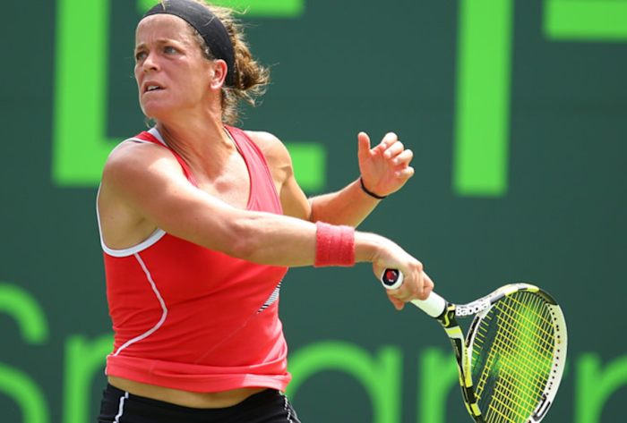 Mandy Minella, Lourdes Dominguez Lino advance to GP SAR quarters