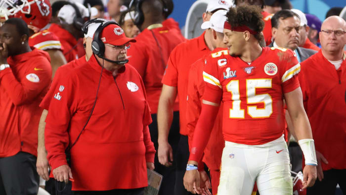 Patrick Mahomes and Andy Reid speak on the sideline during Chiefs' Super Bowl LIV win over 49ers