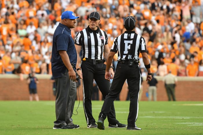 Kalani with refs at Tennessee