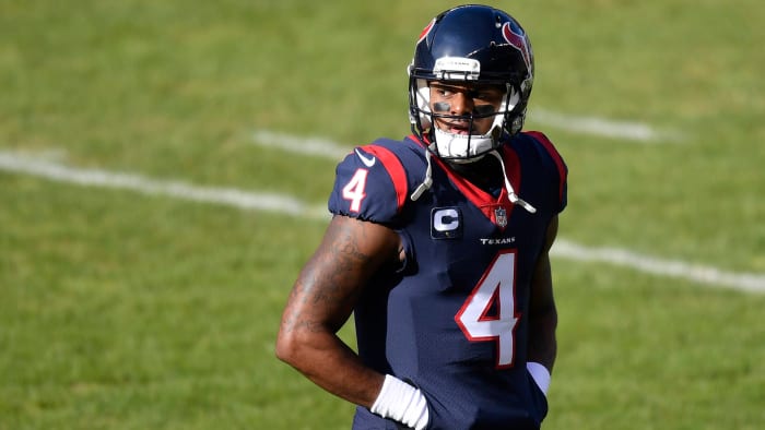 Deshaun Watson walks off the field during a 2020 game against the Bears