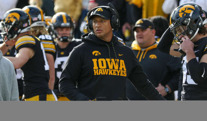 Video & Transcript: LeVar Woods Press Conference 10-12-22 - Sports