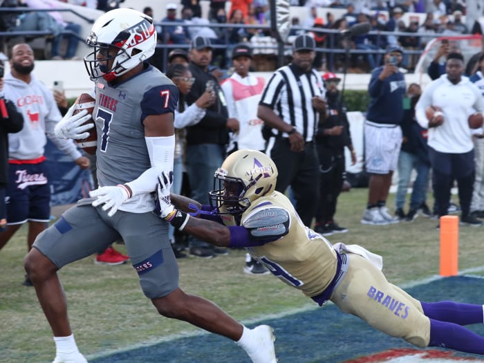 Jackson State's Keith Corbin III scores a touchdown against Alcorn State.