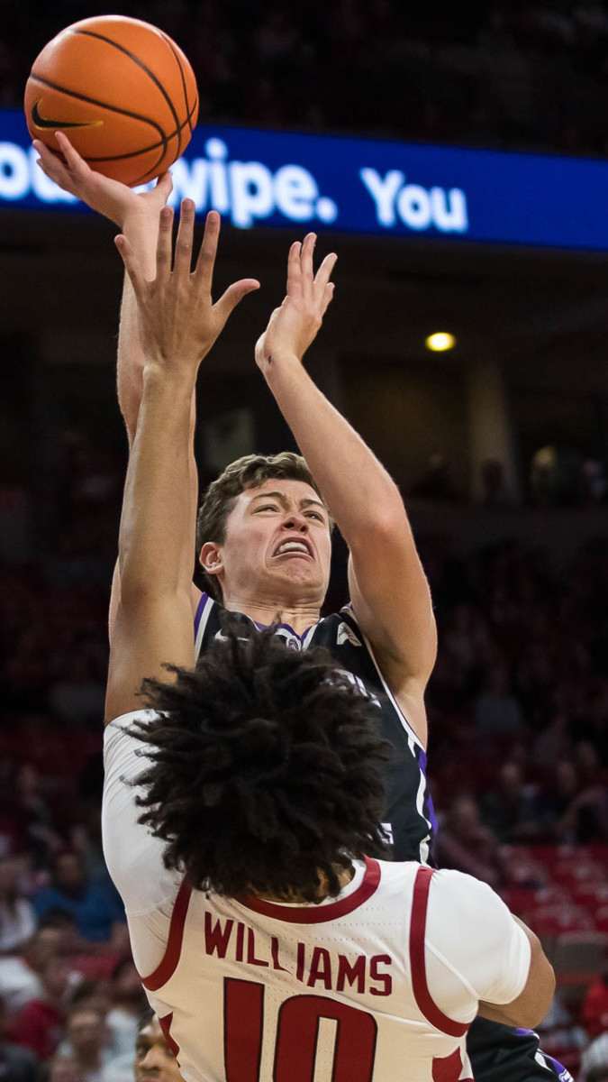 Hogs Sloppy First Half to Score Season High in Win Sports