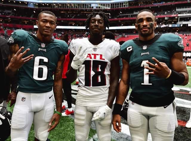 Calvin Ridley (midfield) with Defonta Smith (6) and Galen Hurts (1)