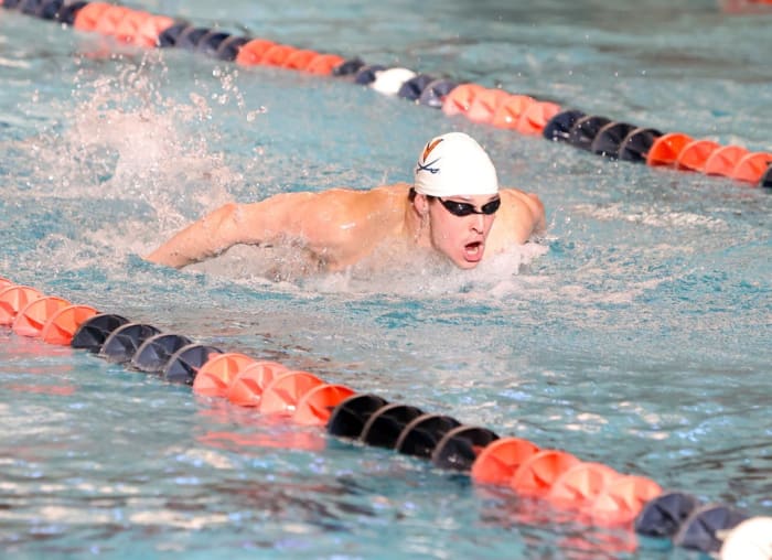 Virginia Swim & Dive Wins 20 Events at the Cavalier Invite Sports