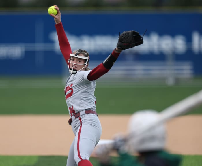 Montana Fouts Wins Second Straight SEC Softball Pitcher of the Week